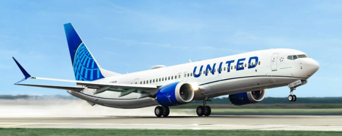 United 737 MAX 8 on lease from CDB Aviation
