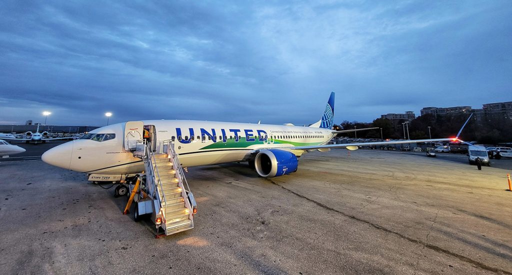 United conducts the first-ever passenger flight with 100% sustainable aviation fuel using CDB Aviation’s 737 MAX